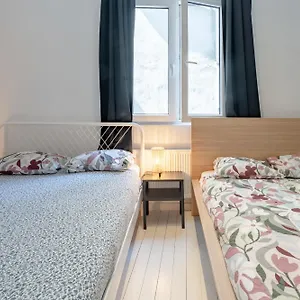 beautiful-cozy-apartments-in-the-heart-of-antwerp.hotelsghent.com/